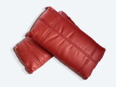 2 toggle pillows