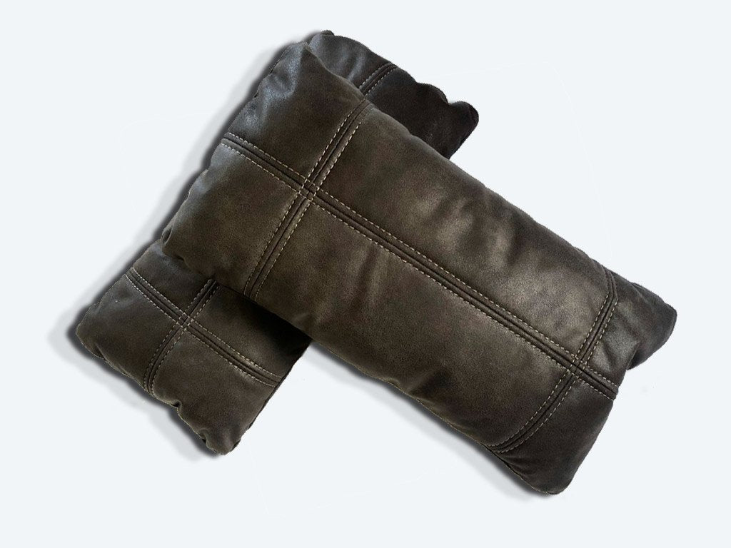2 toggle pillows